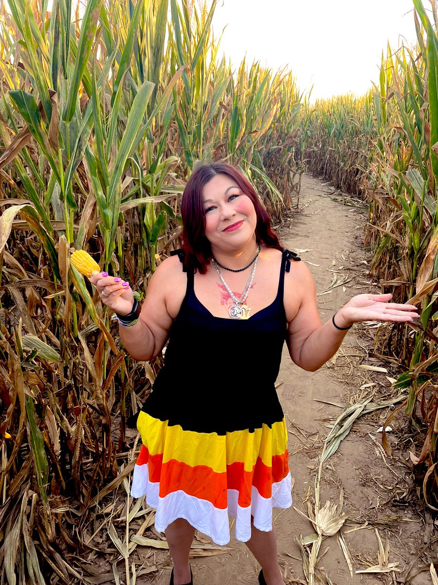 rockhero2013_a's tweet photo. Do u like CandyCorn ? I went with my fam to the pumpkin patch🎃 and almost got lost In The Corn maze 🎃 another beautiful California day #MCL #California #candycorn #pumpkinpatch #cornmaze #juggalo #jugglette #chapter17 @westcoastwicked @ouijv @icp @LazyCrazyShaggy @Devereauxxxx https://t.co/qaAotskpOt