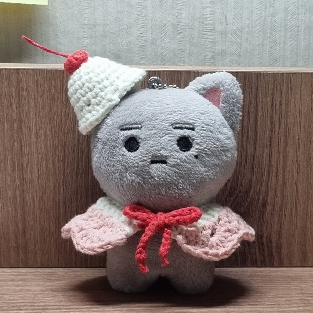 hhs_7777's tweet photo. 현냥이 패션쇼 https://t.co/zQez4xoZVp