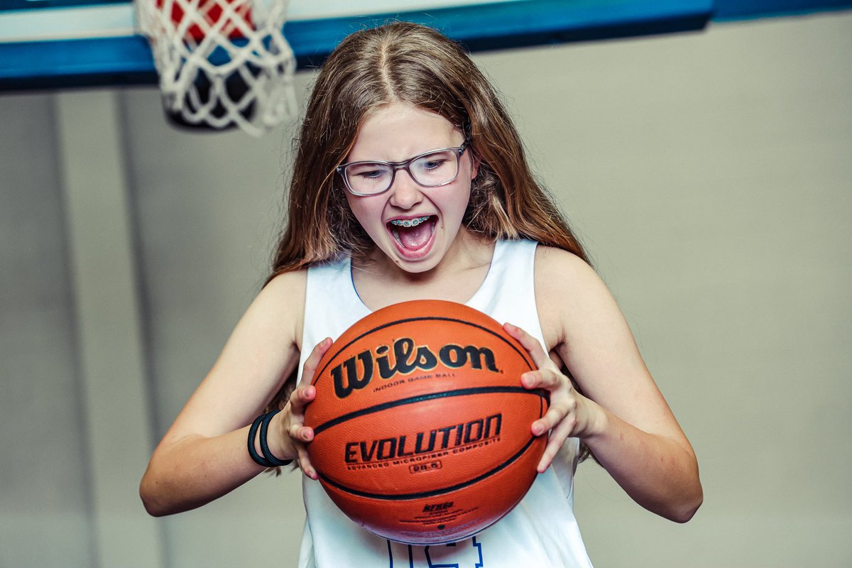 KrisFreemanPA's tweet photo. Let kids be kids. Thank you to coaches and admins who allow kids to have a great time in photo shoots and bring some personality to the game! #whms #photography https://t.co/y6IELlCHmv