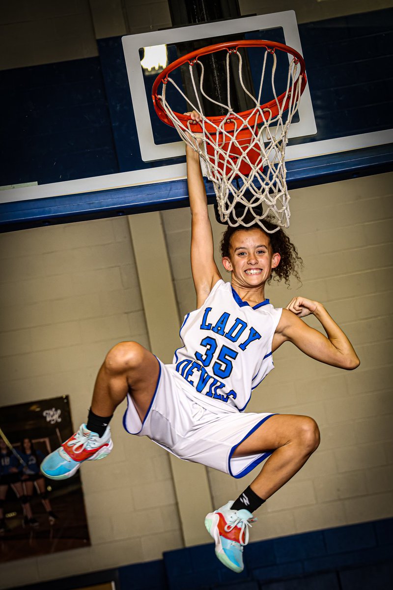 KrisFreemanPA's tweet photo. Let kids be kids. Thank you to coaches and admins who allow kids to have a great time in photo shoots and bring some personality to the game! #whms #photography https://t.co/y6IELlCHmv
