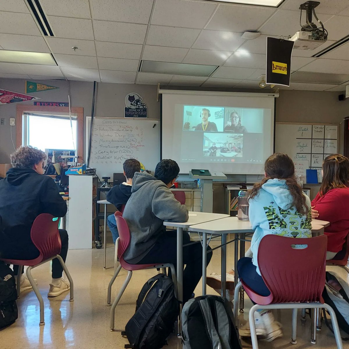 HerrProfHiggins's tweet image. On #PRNGW22 Business Connections Day, @PrairieRidgeHS alumni working in Germany called in to talk with students about how German creates career opportunities. Such a pleasure reconnecting with former students. @aatgonline #prexperience #learngerman @SKochPR @JoeTerhaar