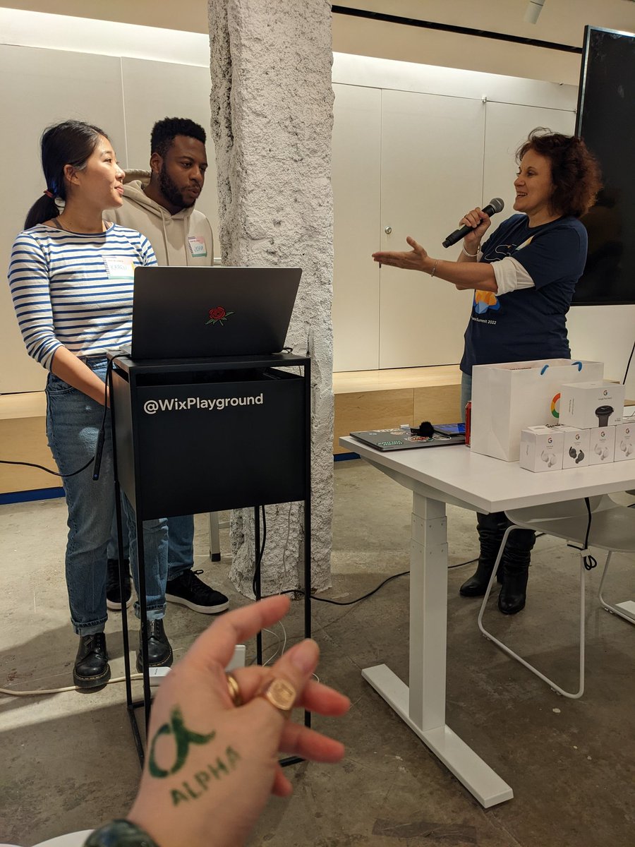 gdg_nyc's tweet image. Introductions at @WixPlayground during #FirebaseDevFest &amp;amp; #FlutterDevFest today!! 

Photo credit: @Lisa03755

@Google 
@WomenTechmakers 
@GoogleDevsNA
@DevsOnWix