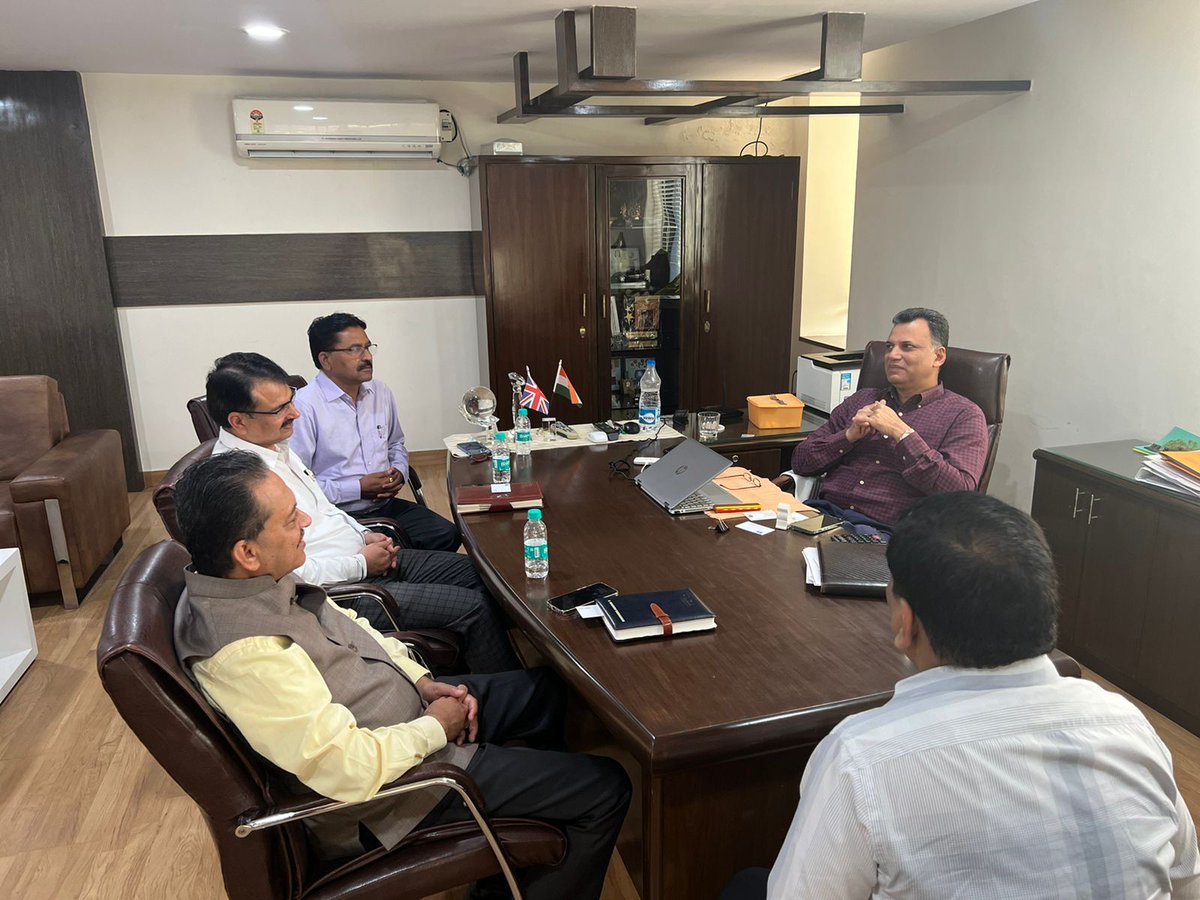 ioclpunjab's tweet photo. CGM(LPG),Sh. Ganapathi @ioclpunjab  along with DLH, CIDO visited RB Forging Kurali, Chandigarh and met Mr Sanjeev Garg MD and discussed various business propositions. He further extending Festival Greetings. 
#IndianOilcl 
#lpg https://t.co/SzmgYIjPFJ