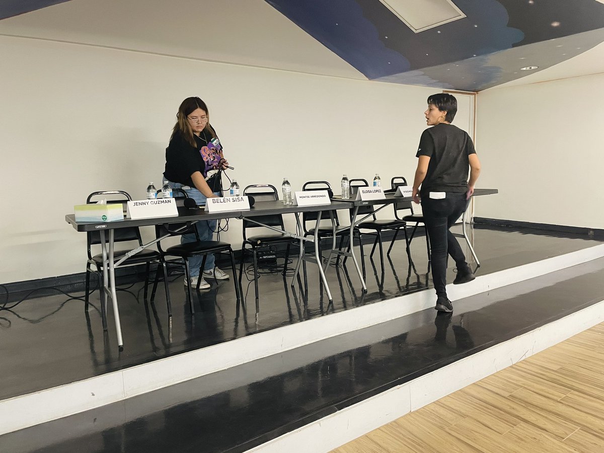 Now preparing for the panel session of the evening with a brief intermission as <a href="/FuerteAZ/">Fuerte Arts Movement</a> sets up and sound checks 🎤 #OntheDivide