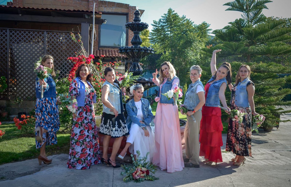 Juliapasos's tweet image. ARTCHE en los mejores eventos #bridejacket 

facebook.com/ArtChe-1488322…

instagram.com/artche76?utm_m…