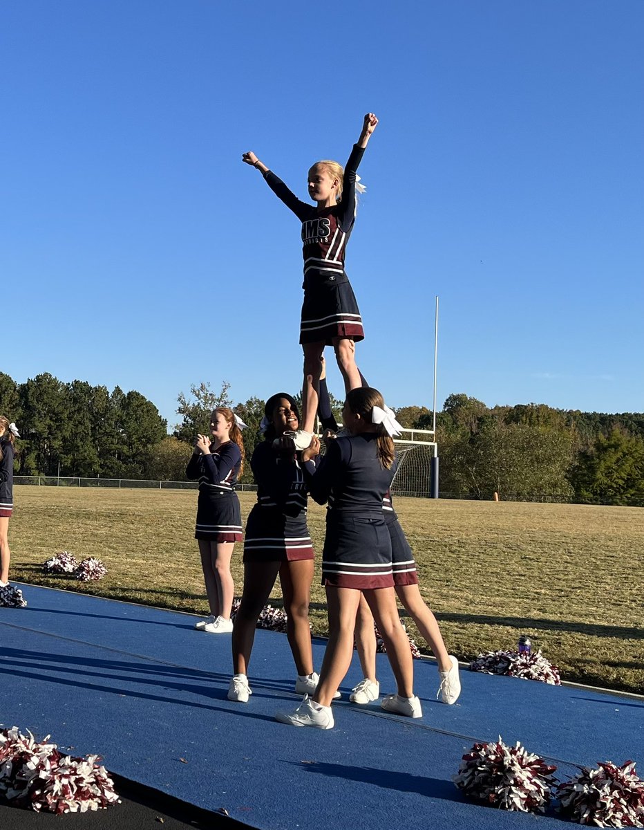 Beautiful afternoon for a game and another strong performance by HMS Cheer! <a href="/Tambrina_/">Tambrina Onofre</a> <a href="/HeritageMSCheer/">HeritageMSCheerleading</a> <a href="/hmsathletics1/">Heritage Middle School Athletics</a> <a href="/HeritageMiddle1/">Heritage Middle</a>