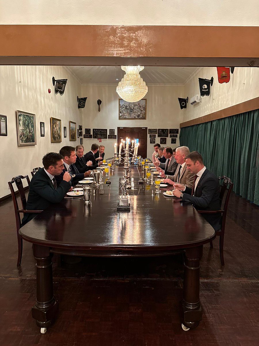 RAFBenson's tweet photo. A dinner has been held to mark the formal handover of 667 Sqn to 1563 Flt in Brunei. The Pu Fce Cdr and representatives from BFB were delighted to welcome Col Hishamuddin bin Abidin from Royal Bruneian Air Force to thank him for their continued support to 1563 Flt. #comdjhc https://t.co/upahMZGZWa