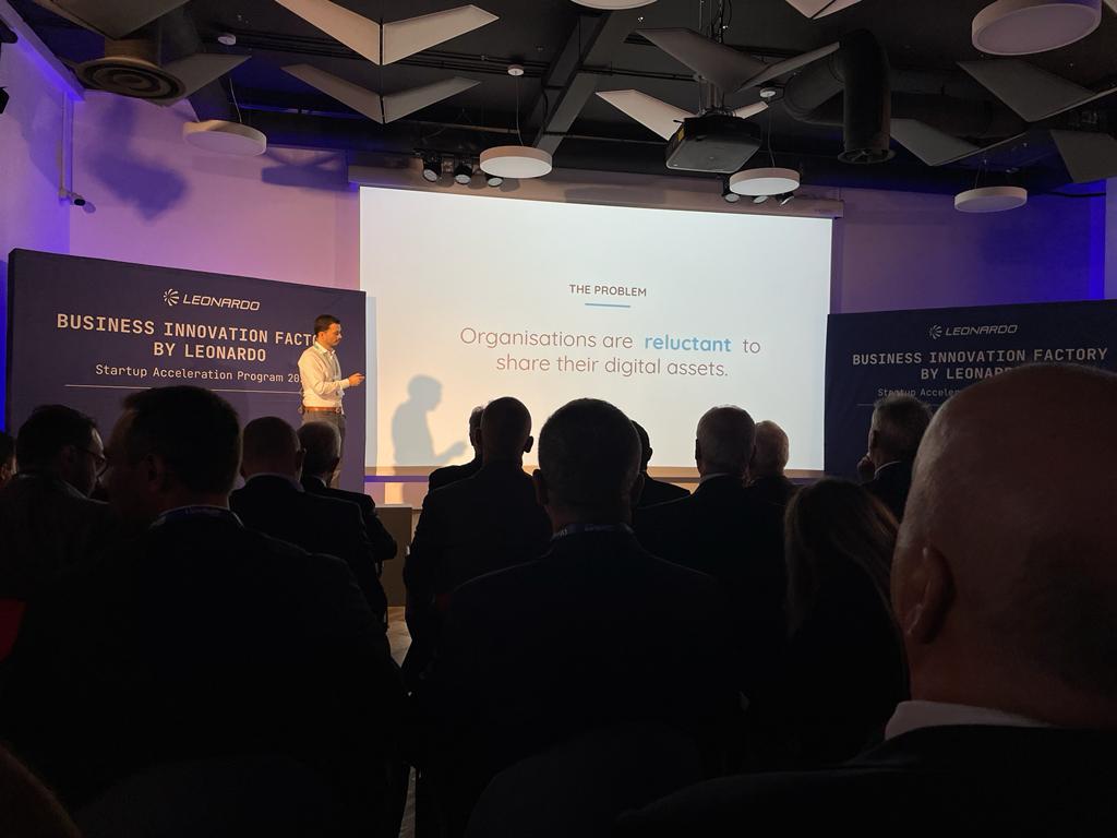 CanaryBit tweet media