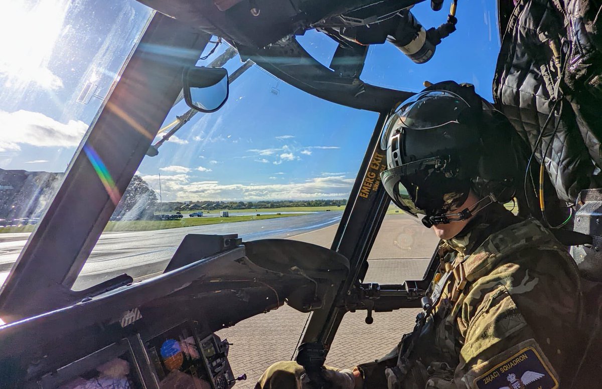 RAFBenson's tweet photo. The first solos for the #Chinook trainees on 28 Squadron after 3 busy weeks learning to handle the aircraft, work as a crew, follow emergency drills and carry underslung loads. Next on to instrument flying to allow them to fly in poor weather. Just in time for Winter!#comdjhc https://t.co/qw3I7t9wPM