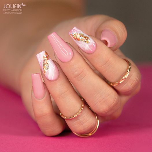 prettynailshop's tweet photo. Schockverliebt 😍? Wir auch! Der #Jolifin #LAVENI #Shellac - rosy babydoll ist einfach nur schön und passt auch noch hervorragend zu unserer aktuellen #Lieblingsfarbe „#Rose #Elegance“ 😄👍🏽. https://t.co/yaKKwON8mn