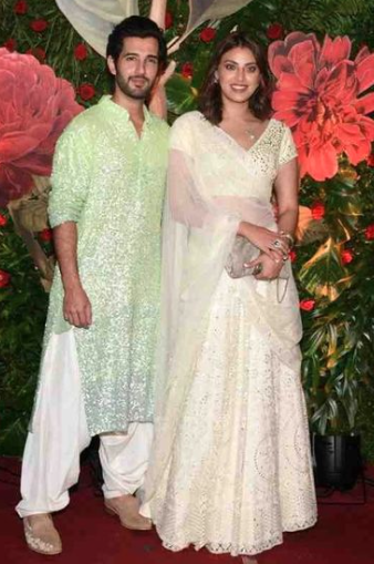 PiictureNKraft's tweet image. Aditya Seal &amp;amp; Anushka Ranjan, Kriti Kharbanda &amp;amp; Pulkit Samrat, Kunal Khemu &amp;amp; Soha Ali Khan attend the big bash diwali party arrange by Ramesh Taurani's Diwali Bash. 

#kumartaurani #tips #diwalibash 

@kumartaurani 
@tipsofficial 
@parulchawla9