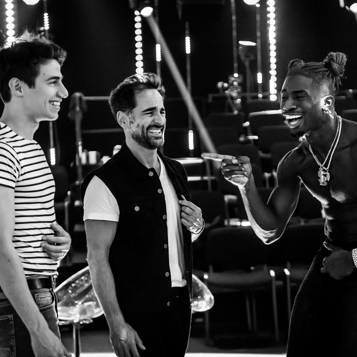 On a forcément le sourire en ce jour de PRIME #DALS 🪩🔥

Avec <a href="/inesvandamme/">Vandamme Inès</a> on a bossé comme des dingues cette semaine, on espère que la nouvelle danse va vous plaire 💪🏼❤️

Merci <a href="/PixelinePhoto_/">Pixeline</a> pour ces belles photos du prime de vendredi dernier 🙏🏼📸

#DALS12 <a href="/DALS_TF1/">Danse Avec Les Stars</a> <a href="/TF1/">TF1</a>