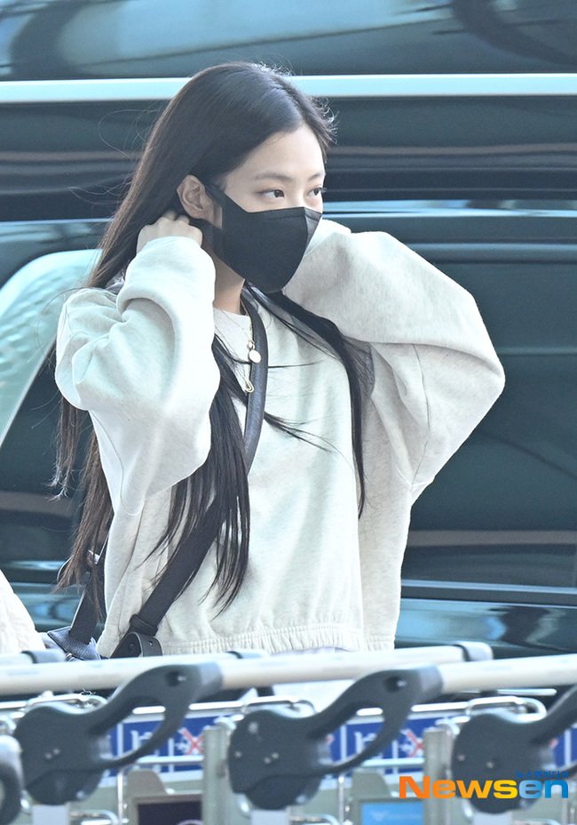 📸 221021 #JENNIE at Incheon International Airport