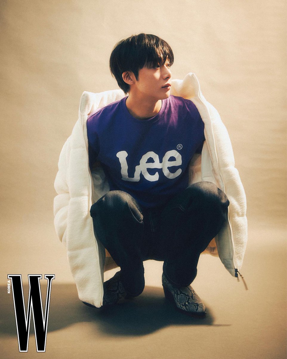 go5enffl's tweet photo. hyungwon is telling us he's taken https://t.co/ddmZwBqZQU