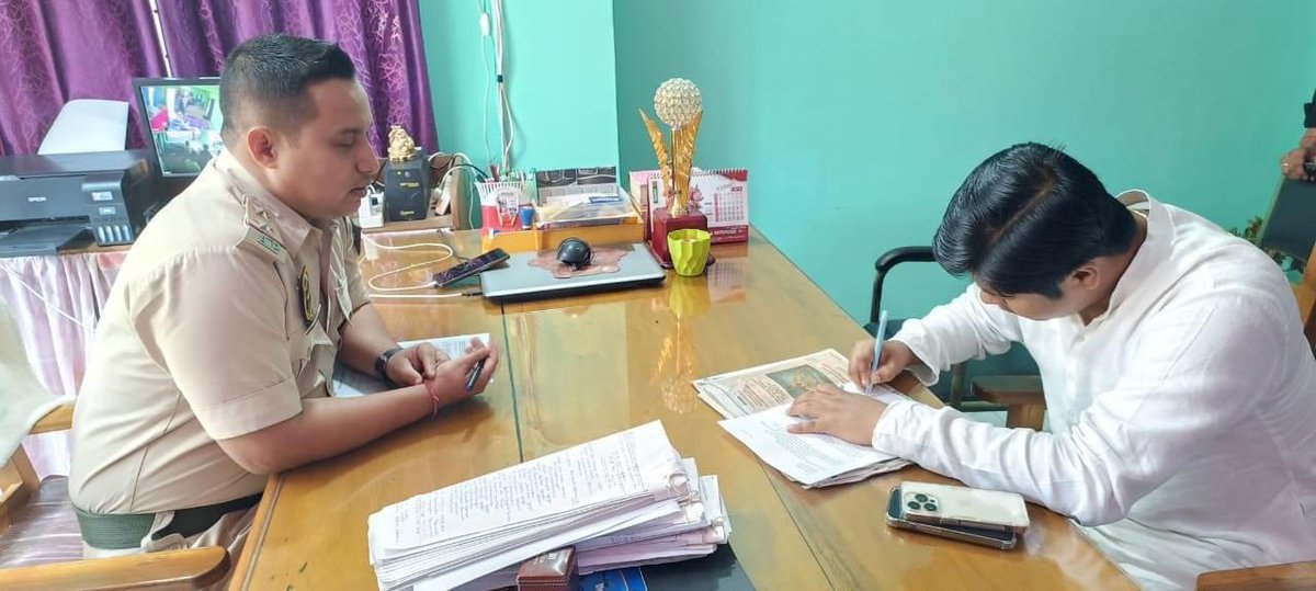 SouleFacts's tweet photo. Tengakhat MLA @tarangagogoi filed FIR against #AssamTalks Media channel for defaming and denigrating him with malicious intent in their “Talk show” with the sole intent to slander his public image. The FIR was filed against Animesh Nath (Editor), Smt MM Gohain MD, and two others. https://t.co/amJwItfzxP