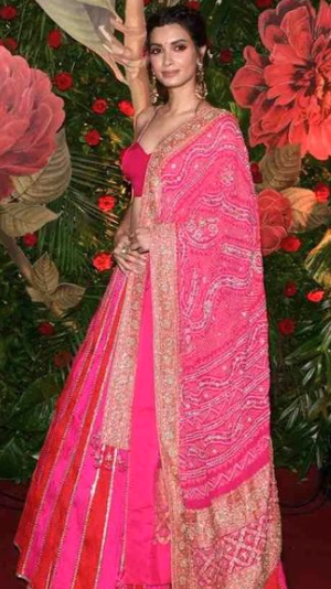 PiictureNKraft's tweet image. Athiya Shetty, Diana Penty, Daisy Shah, Shilpa Shetty Kundra attend the big bash diwali party arrange by Ramesh Taurani's Diwali Bash. 

#kumartaurani #tips #diwalibash 

@kumartaurani 
@tipsofficial 
@parulchawla9