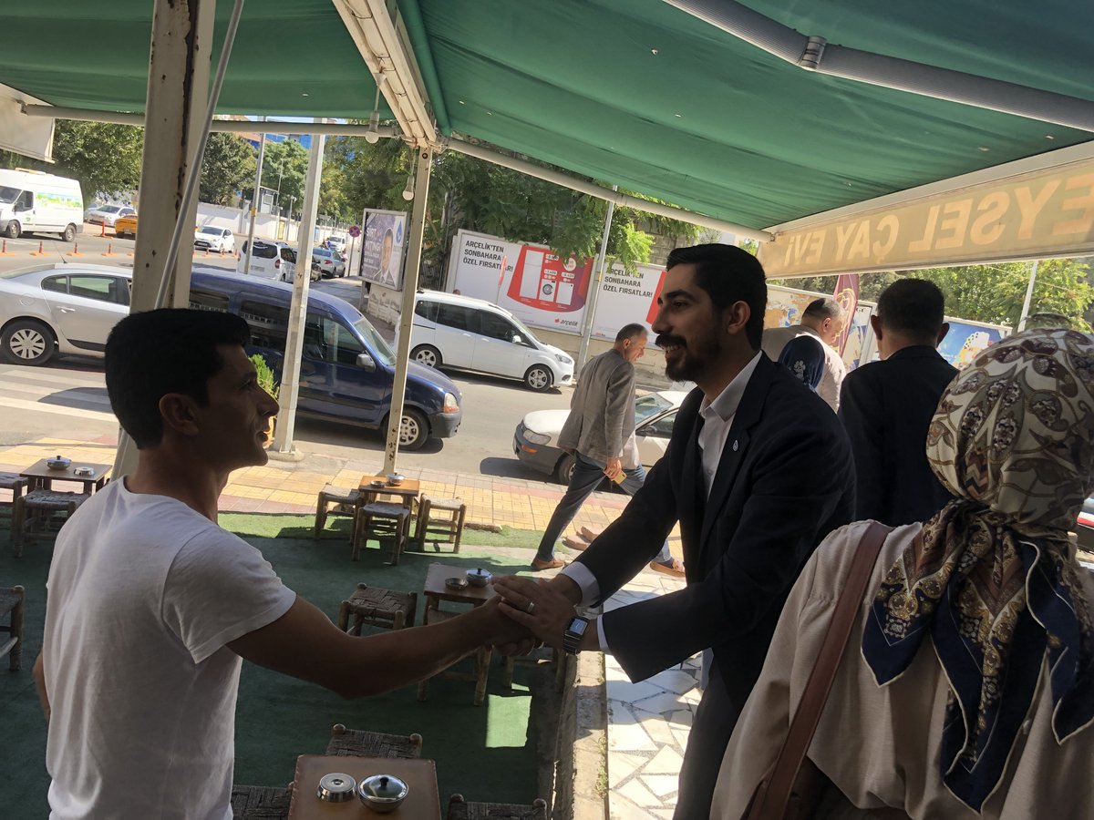 batmanburadagzt's tweet photo. 'Gençler umudunu kaybediyor' https://t.co/mUzK6mtET0 https://t.co/LCQ0RXrbMG