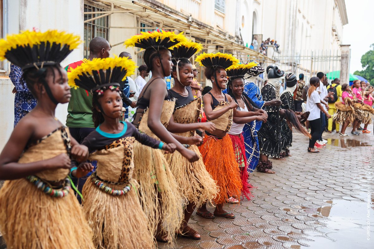 elounasso's tweet image. Our sincere gratitude to the government of #Cameroon for hosting the successful regional celebration of the 50th anniversary of UNESCO&apos;s #WorldHeritage Convention in #Yaoundé - looking forward to working together on #TheNext50 years of our common heritage in Africa @CameroonPm237