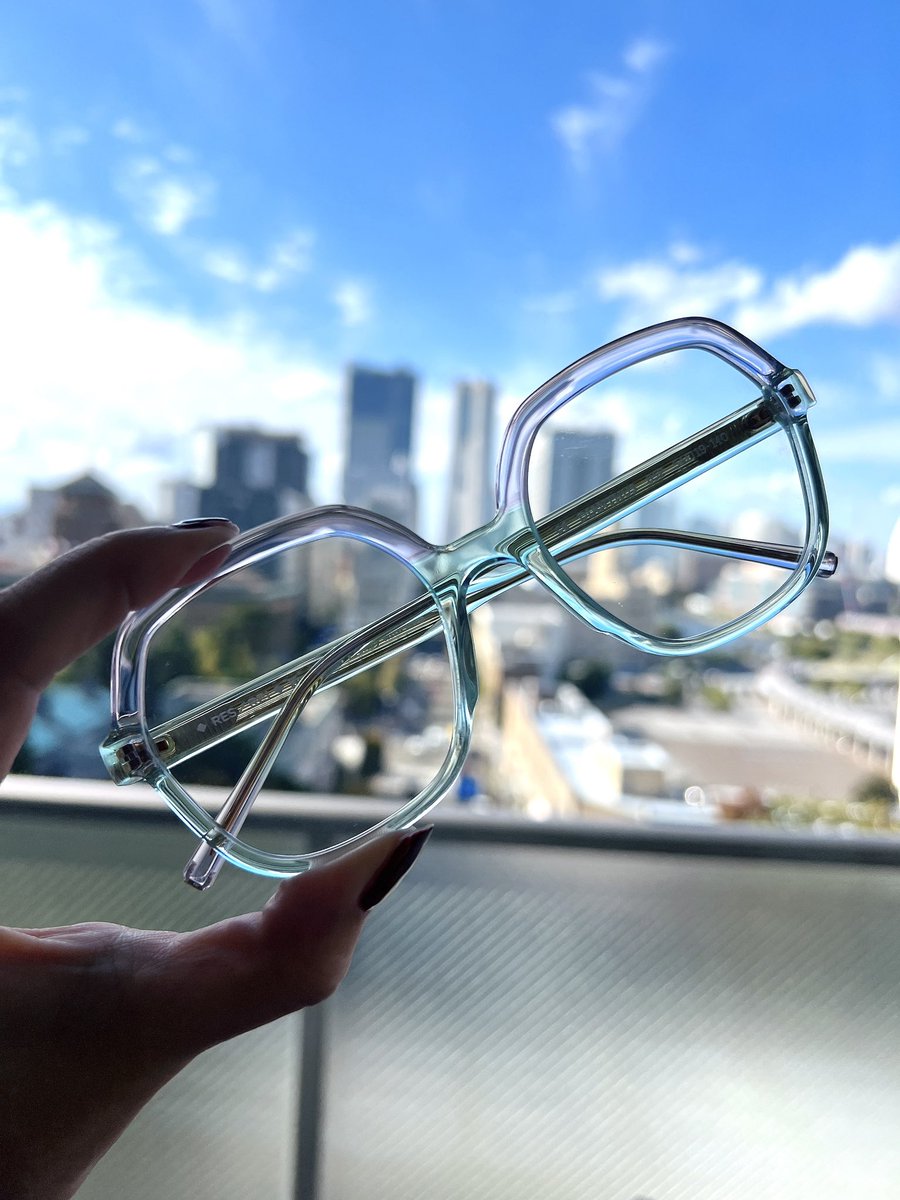yuzoo_k's tweet photo. 横浜はメガネ日和☀️
唐突に #RESREI 祭が開催されてます👓
(展示会シーズン、まだまだ終わってなかった🔥) https://t.co/yyJ5cQhoc1