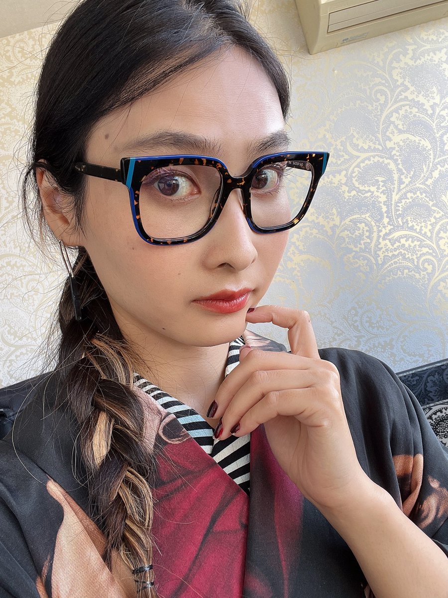 yuzoo_k's tweet photo. 横浜はメガネ日和☀️
唐突に #RESREI 祭が開催されてます👓
(展示会シーズン、まだまだ終わってなかった🔥) https://t.co/yyJ5cQhoc1