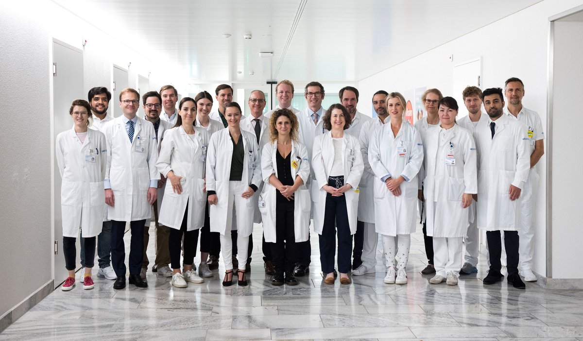 Radio-Onkologie USZ (@radoncusz) on Twitter photo Engagiert für unsere Patient:innen - die Ärzt:innen der Klinik für Radio-Onkologie <a href="/Unispital_USZ/">Unispital_USZ</a> sind für sie da!
Prof. Guckenberger leitet ein Team von >20 Ärzt:innen, das jährlich über 2900 Behandlungsserien durchführt und Patient:innen mit hoher Kompetenz & Empathie betreut. Engagiert für unsere Patient:innen - die Ärzt:innen der Klinik für Radio-Onkologie <a href="/Unispital_USZ/">Unispital_USZ</a> sind für sie da!
Prof. Guckenberger leitet ein Team von >20 Ärzt:innen, das jährlich über 2900 Behandlungsserien durchführt und Patient:innen mit hoher Kompetenz & Empathie betreut.