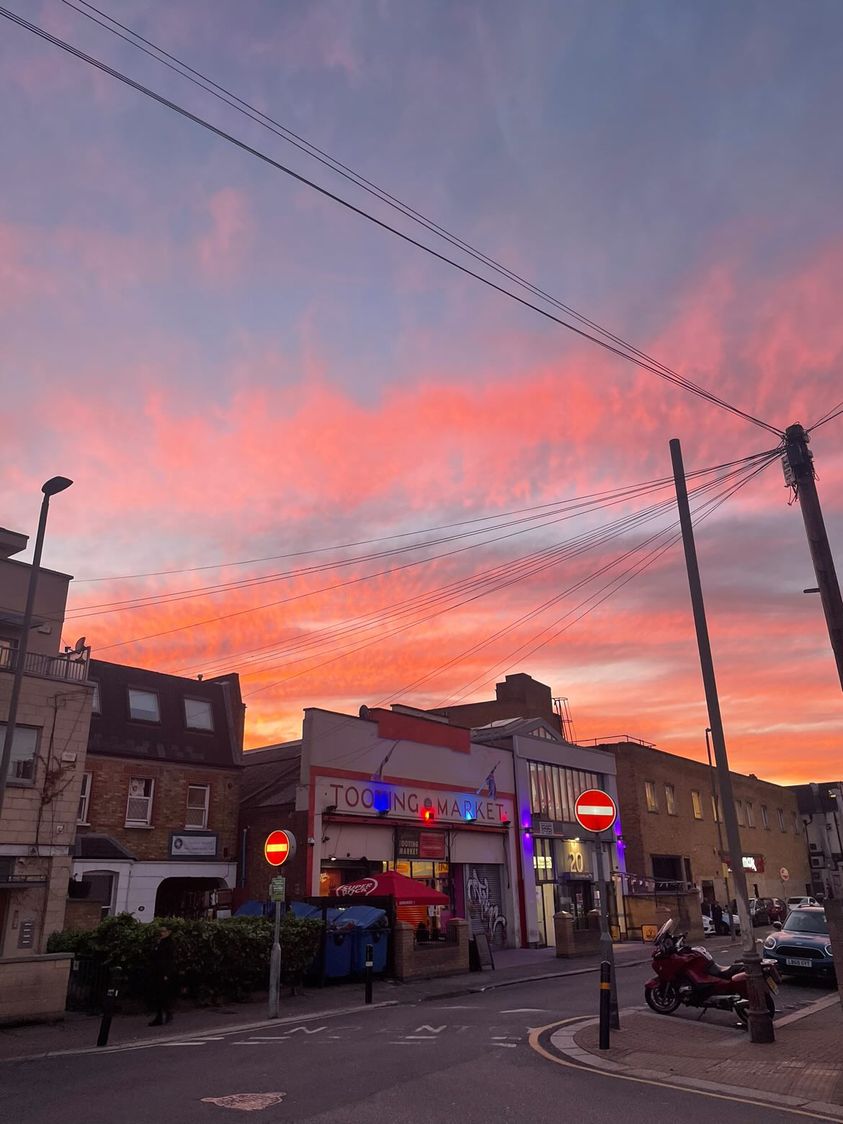 A fantastic sunset over @TootingMarket a few nights ago, captured by @jackhechle (Instagram) – thanks for sharing! #Tooting