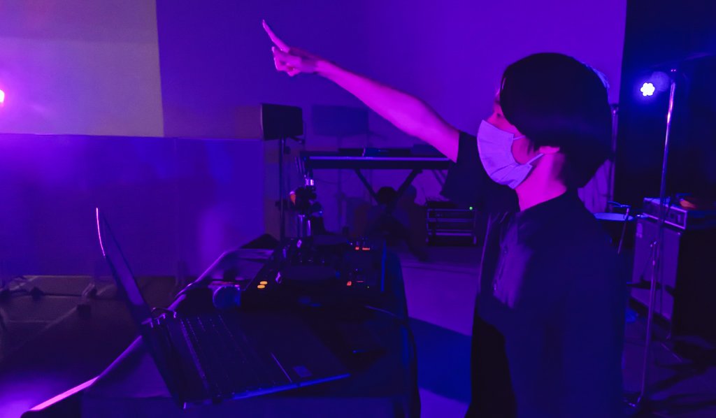 alt_sesamer's tweet photo. HARDでFUTUREなDJイベント #ELECTROMIX は明日10/22(土) 14:50~ iUホールで開催!
破壊的なリズムとビートを心に刻み込めッ!!!
#iUフェス https://t.co/VqZxuYwBYa