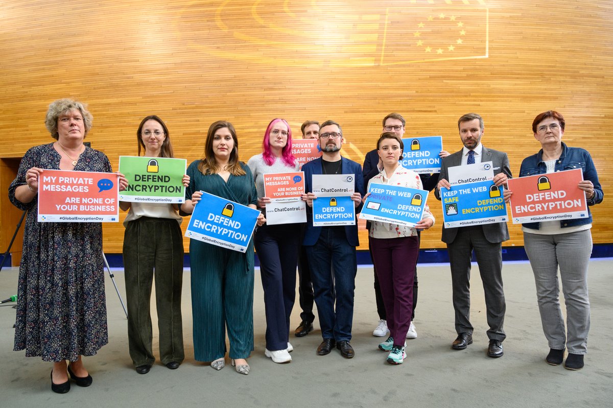 echo_pbreyer's tweet photo. 🇬🇧 🔐On #GlobalEncryptionDay, Members of the European Parliament across party lines point out that the EU‘s #ChatControl #CSAM scanner proposal threatens to end secure communication.

Read on and take action: https://t.co/nVsUB9csWT

#GED2022 #SaveEncryption #SaveE2EE https://t.co/5PRavSKiwM
