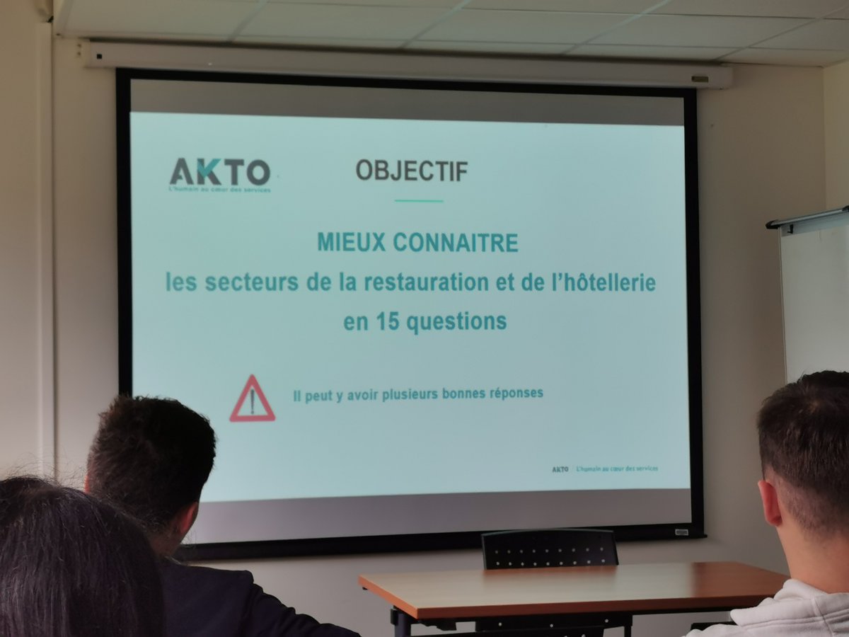 J4 #semainejeune #CEJ #AIJ 
Découverte des métiers de l'Hôtellerie - Restauration par des quizz - réalité virtuelle  #metierentension #AKTO <a href="/bbourgot/">Bénédicte BOURGOT</a>  <a href="/MSavary_PE/">Murielle Savary</a>