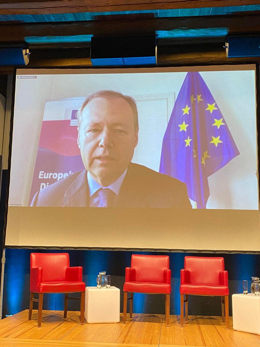 CESIunions's tweet photo. Digitalising Public Services: Challenges, risks, and opportunities for citizens, businesses, and workers
DAY 2⃣
Roberto Viola @ViolaRoberto, Director General for Communication, Networks, Content and Technology at the @EU_Commission
#DiWork #DigitalTransition #PublicServices https://t.co/F1tUfv8GCG