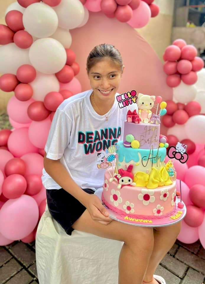 ubebeshalaya's tweet photo. When Dwongs made a surprise for her girlfriend with her team! Such a cutee baby theme. Yie! Sheneeeel 🥰🤗

📸 sweethtoothbybea https://t.co/2jPTRSUBWd