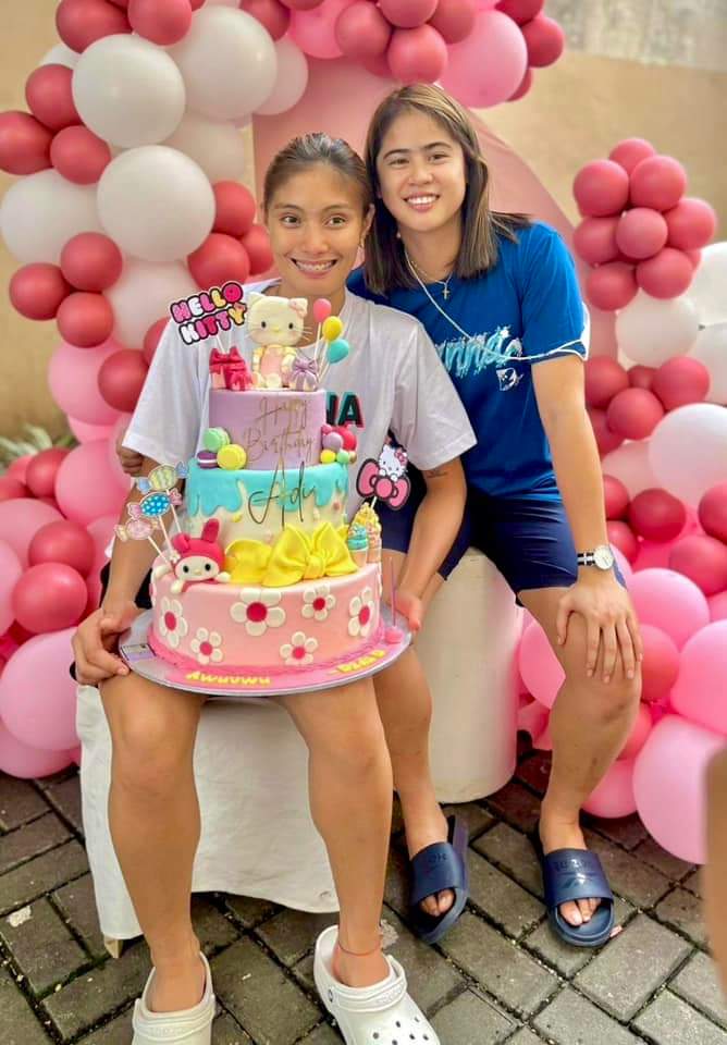 ubebeshalaya's tweet photo. When Dwongs made a surprise for her girlfriend with her team! Such a cutee baby theme. Yie! Sheneeeel 🥰🤗

📸 sweethtoothbybea https://t.co/2jPTRSUBWd