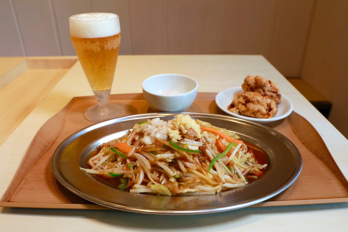 金曜日の夜はベジ呑みセットで、ガッツリ系肉野菜炒めとビールで乾杯しませんか？🍻🌙

ビール→ハイボール・ウーロンハイ等の変更も可能です✨

ディナー17時オープンです！
瓶ビールキンキンに冷やしてご来店お待ちしております！😆
#ベジー太心斎橋店 ＃心斎橋 ＃ベジ呑み ＃二郎系 ＃背脂 #赤提灯