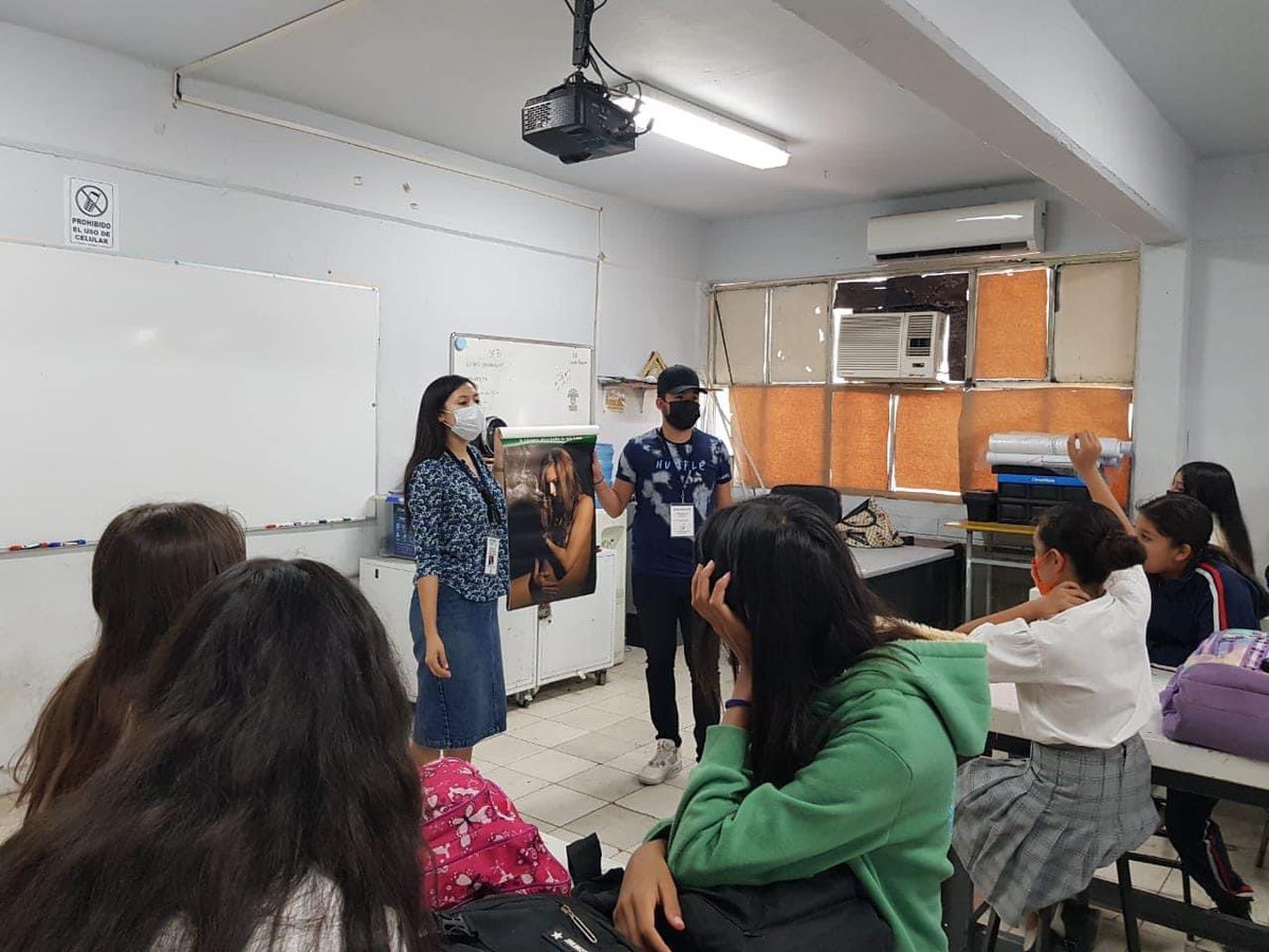 SurUneme's tweet photo. Se impartieron los tema "Violencia en adolescentes y Mitos y realidades de las drogas", en Secundaria Técnica #60 turno vespertino.
#UsaTuCAPA
#capasonora
#CONADIC https://t.co/aUQyQ4TrQN