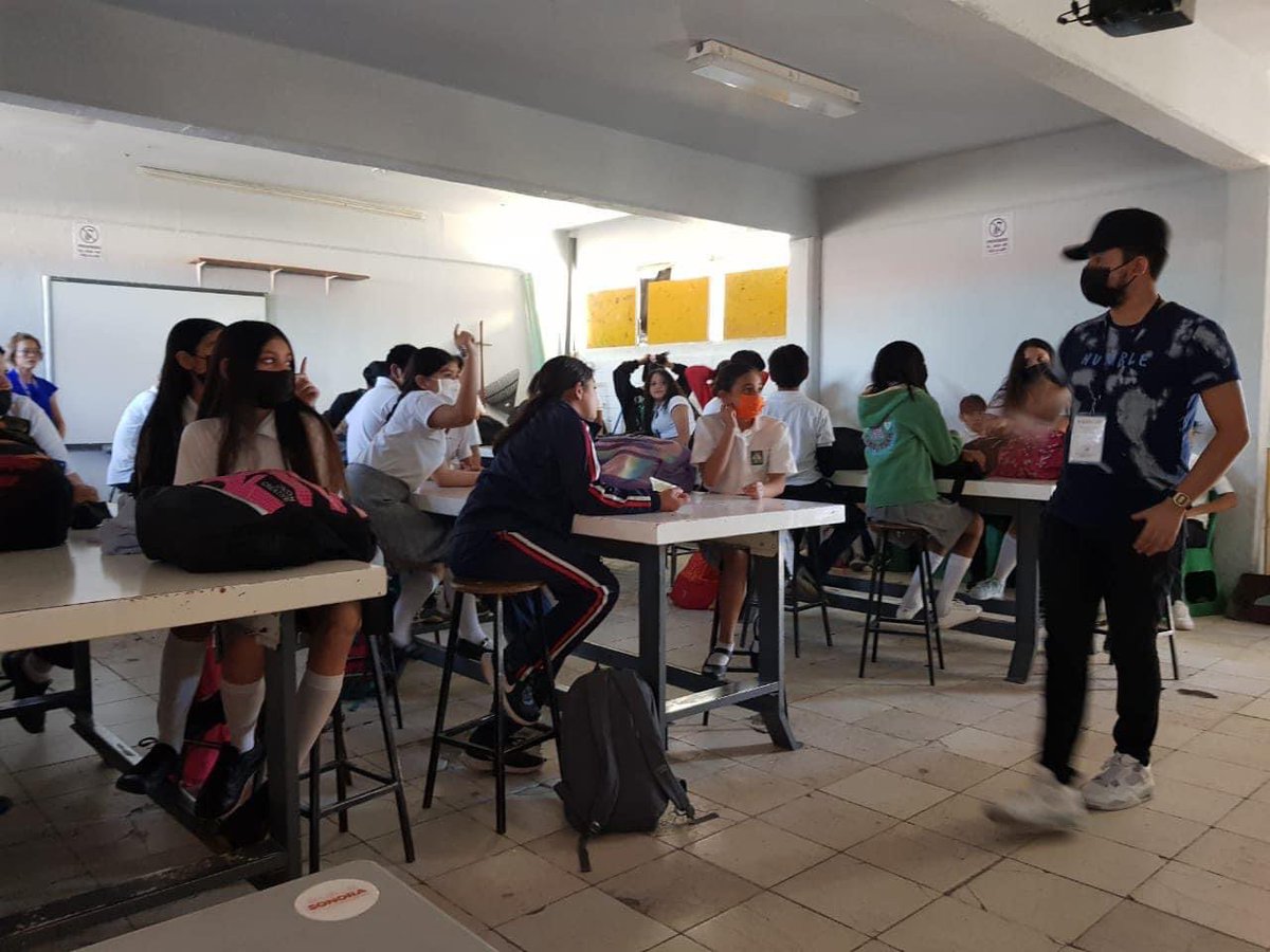SurUneme's tweet photo. Se impartieron los tema "Violencia en adolescentes y Mitos y realidades de las drogas", en Secundaria Técnica #60 turno vespertino.
#UsaTuCAPA
#capasonora
#CONADIC https://t.co/aUQyQ4TrQN