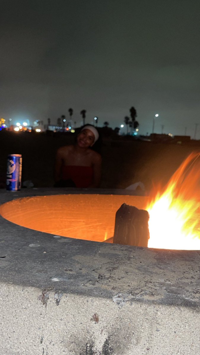 Napsacshop's tweet photo. #daughters #SisterSister #love at #HuntingtonBeach #Bombfire 🔥 #family 🫂 ❤️🥲 https://t.co/nUEnx3CzZK