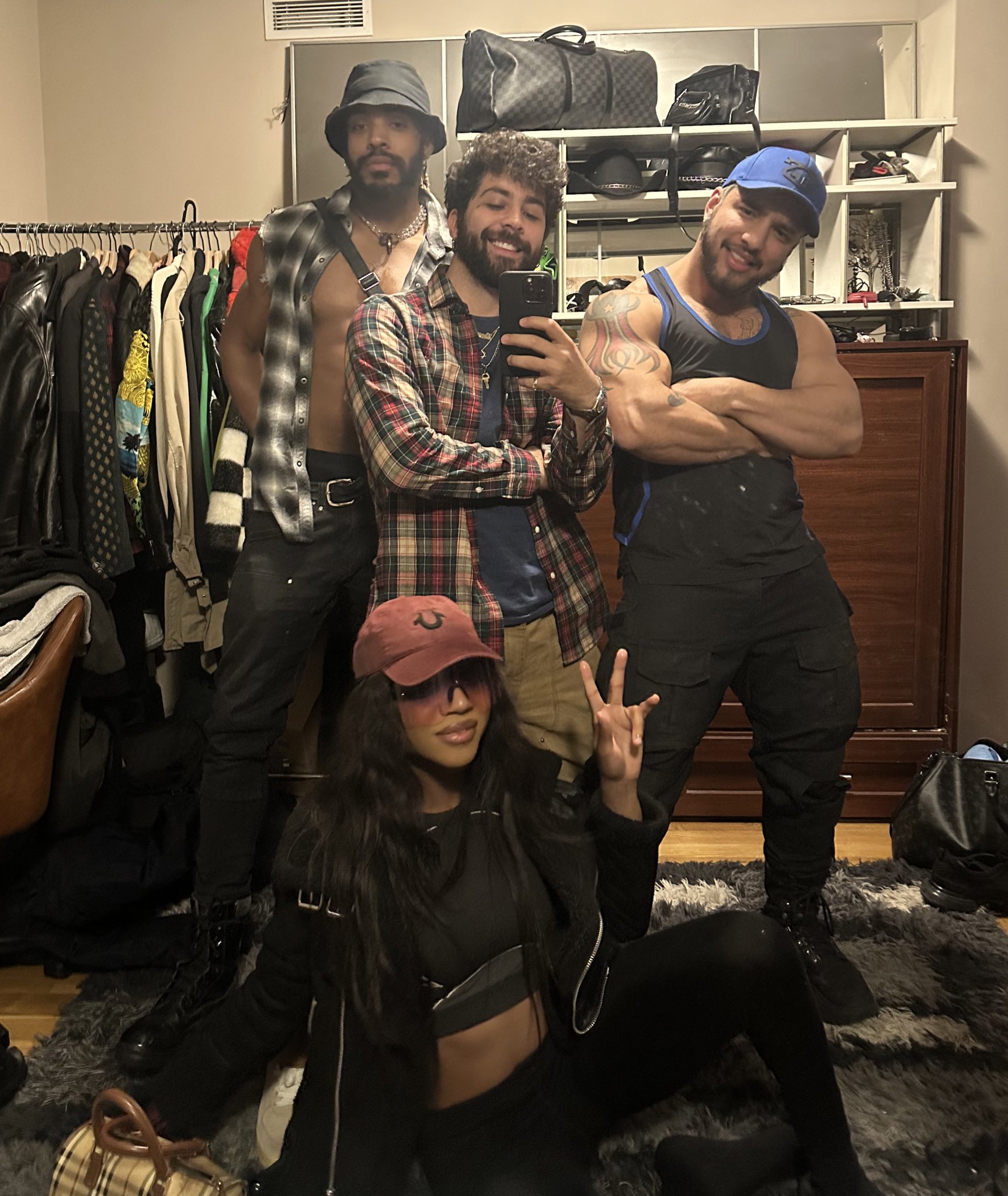 TW Pornstars 2 pic. 😈 RemDeLaNaked👹. Twitter. We outsiiiiiide