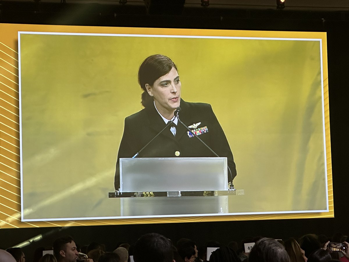 ReallyChristyn's tweet photo. Seeing…witnessing…a fellow trans woman service member receive an award from @OutandEqual Workplace Advocates at this years #workplacesummit is amazing!!!
Congratulations @emilyarroway !!!

#transisbeautiful
#thisiswhattranslookslike 
#unstoppable https://t.co/deARL3ZxYD