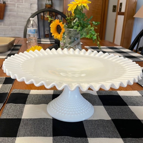 ResaleStl's tweet photo. So good I had to share! Check out all the items I'm loving on @Poshmarkapp #poshmark #fashion #style #shopmycloset #blupepper #fenton #pol: https://t.co/czZhC4xVi4 https://t.co/O6KjlRDzhu