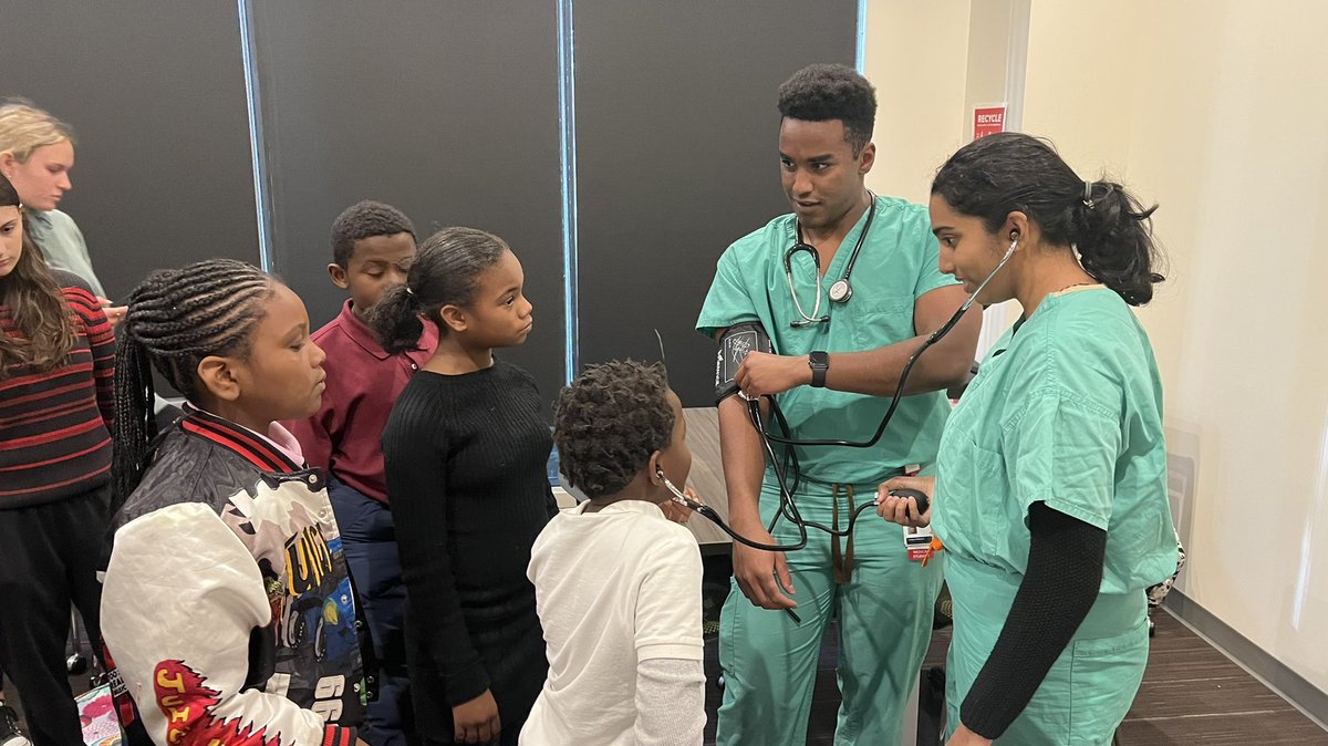 👏🏽👏🏽👏🏽 @headsup_osucom is partnering with @CMFK_OSU to engage with @ColsCitySchools students on hearts ♥️, bones 🦴 and brains 🧠‼️ Tomorrow @headsup_osucom will be taking their talents to Akron @IPROMISESchool 🤩 @OhioStateMed @OhioState @OSUWexMed #BuildingThePipeline