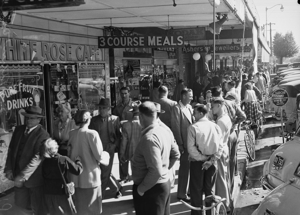 statelibrarynsw's tweet photo. T is for #Tamworth, the country music capital of Australia! πΈ These lively photographs offer a glimpse of what the city looked like in 1953. #FlashbackFriday #CollectionRoadTrip
See more: https://t.co/X7iNbpq6gV https://t.co/508XmmmVAz