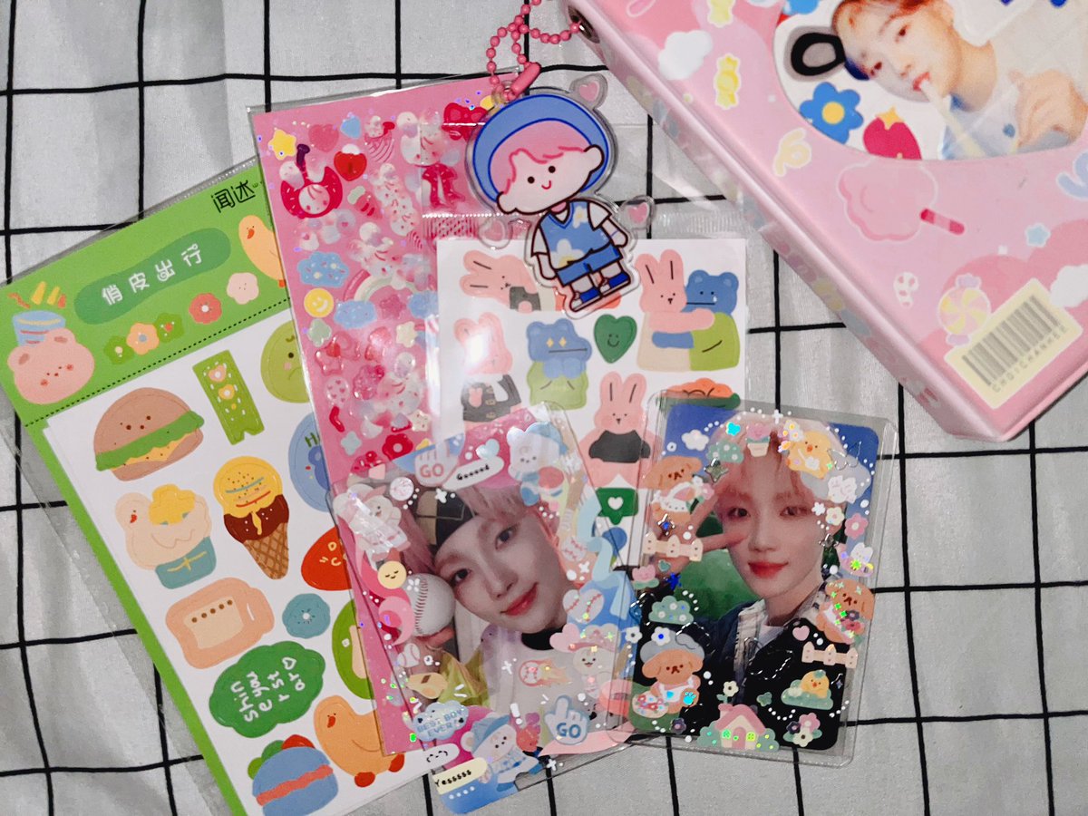 capri426's tweet photo. he’s collecting these btw https://t.co/iHjAzx96JW