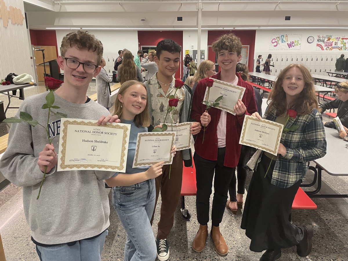 DaniHudson1980's tweet photo. Tonight #ACMAzing had their National Honor Society Ceremony. Proud moms and @BeavertonSD moment. https://t.co/WlQuYKHtgy