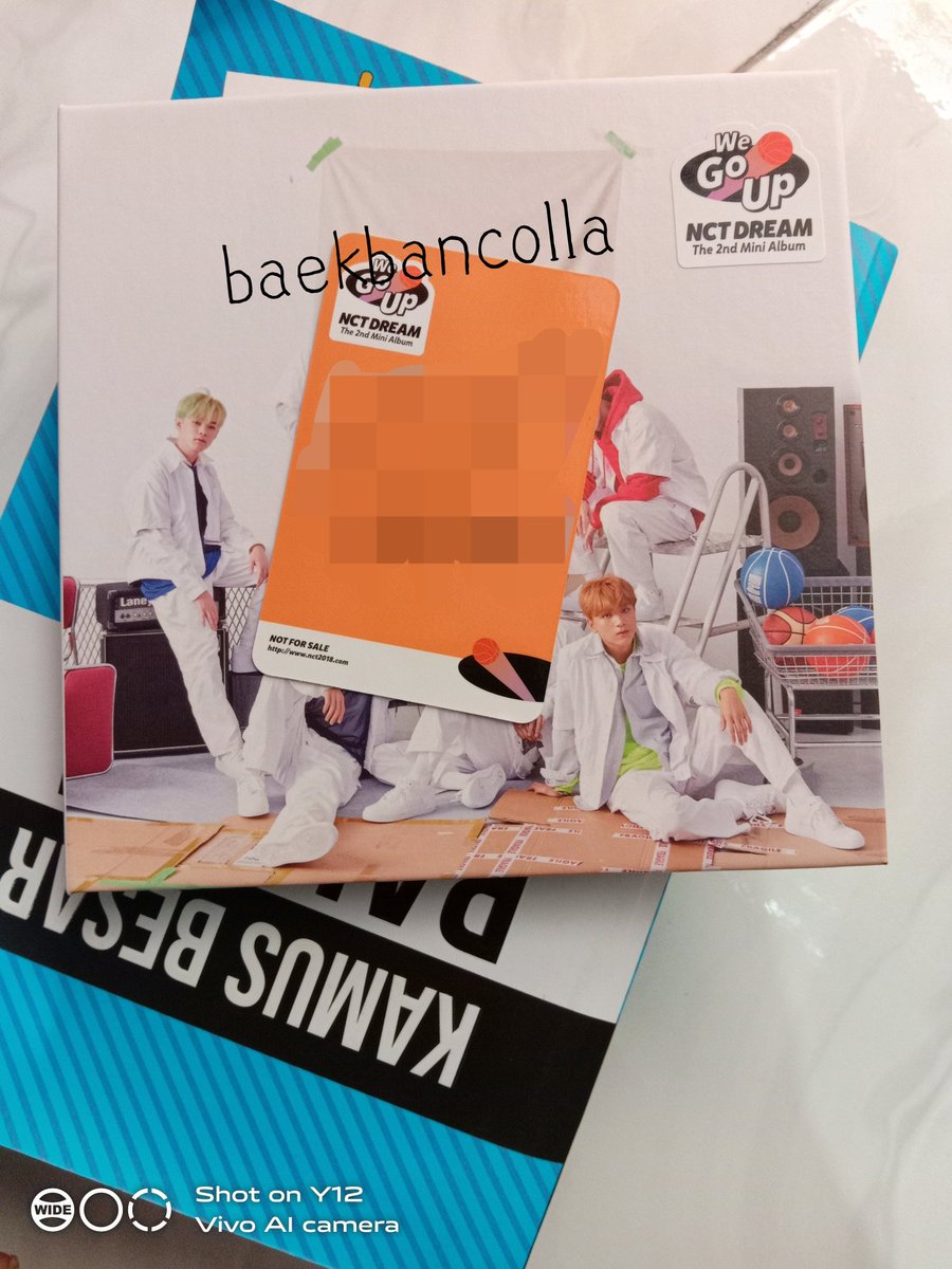 baekbancolla's tweet photo. GIVEAWAY 

Gift: 
✨Album sealed digipack treasure second step ch2 (pilih member)
✨Album NCT dream wgu fullset unsealed (pc random)
✨pc Jeno lemonilo + dana/spay (random)

Rules:
-Follow, retweet, like
-like/retweet tweet yg disematkan
- rep pake foto bias pling tamvan;) https://t.co/yQ90ecrnsu