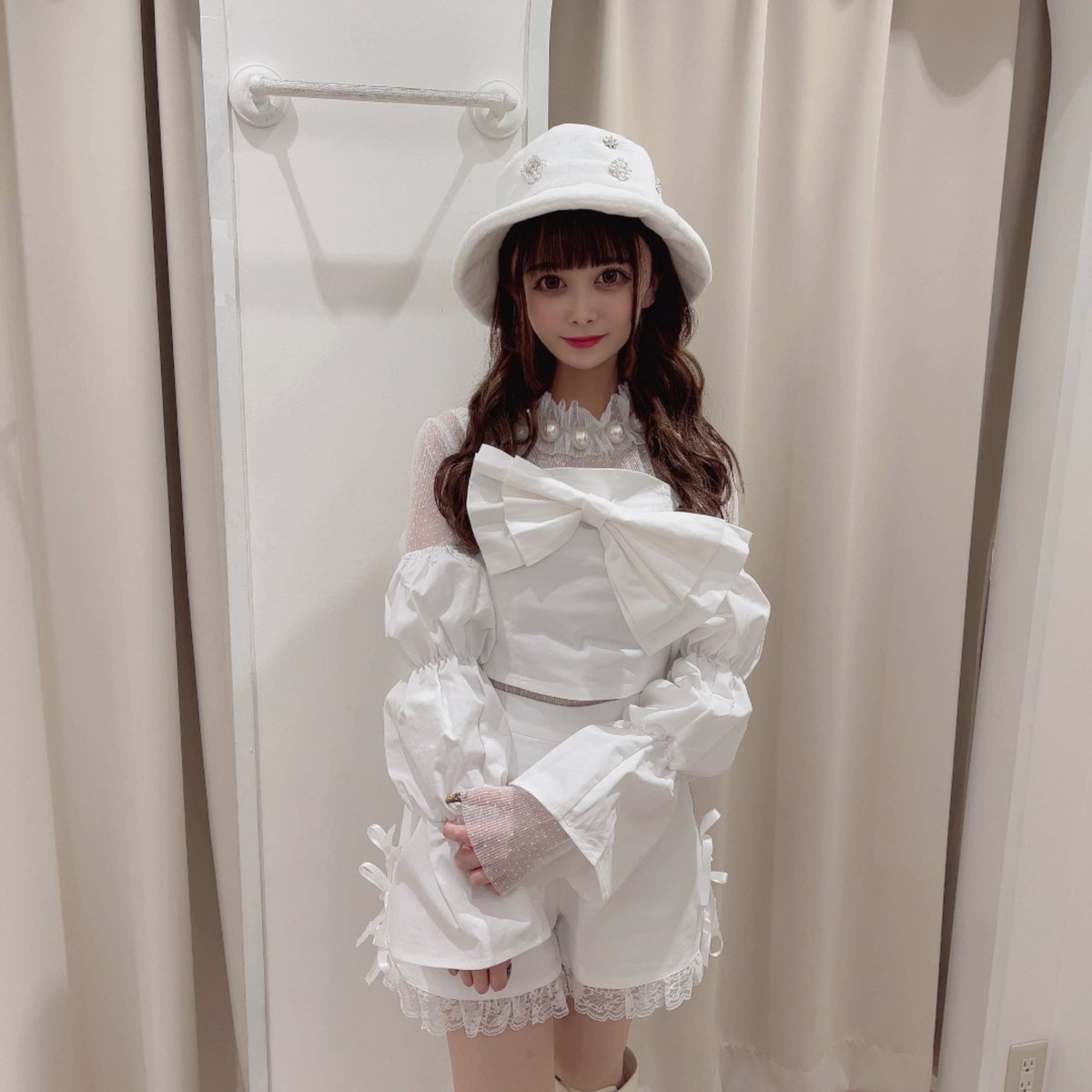 Swankiss_nagoya's tweet photo. 🧁10月22日発売🧁

ribbon gift SP/T
color♡WHT/PNK/BLK
price♡¥10,780(税込)

ribbon gift TOPSと同素材を使用した
ショートパンツです💕
裾脇にスリットが入っており、レースに
3連リボンが可愛いです🎀

 #Swankiss名古屋PARCO店 https://t.co/CE1429qRSC