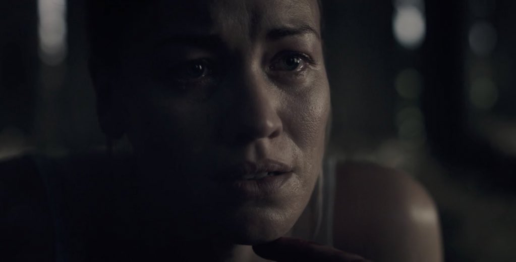 DailyHandmaids's tweet photo. There’s no words to make any justice of Yvonne Strahovski’s performance. She is just phenomenally brilliant. She executed all the lines of pain, fear and narcissism of Serena magnificently. It’s already time the recognize this talented woman. Yvonne is GIANT #HandmaidsTale https://t.co/tLWRPMIGKQ