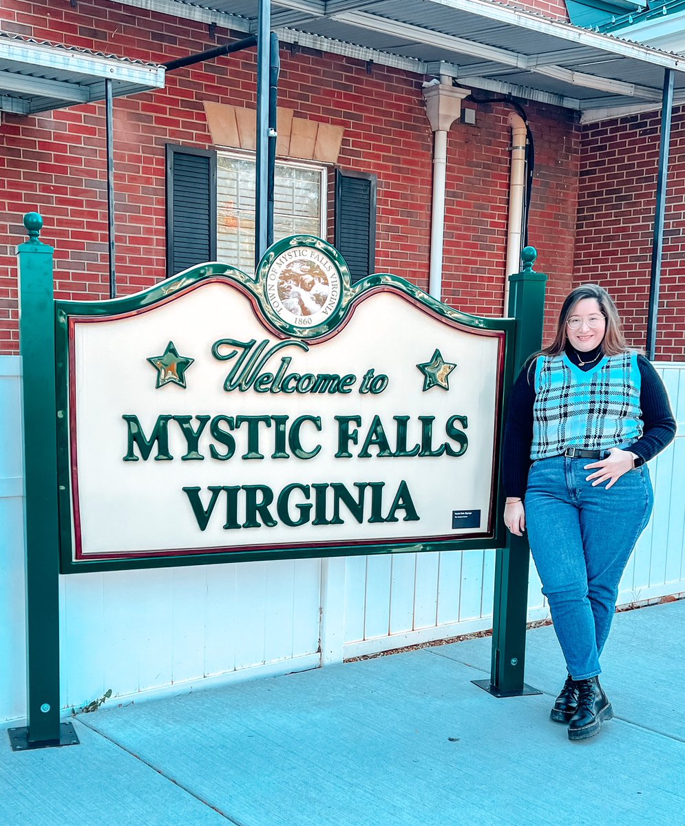desireearroyor's tweet photo. #MysticFalls #TheVampireDiaries https://t.co/nT2lbRLUC0