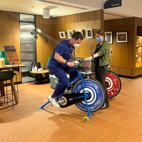 Our 600-strong staff cycling community was out in force this week as we celebrated #Ride2WorkDay. Joined by staff who don’t ride regularly, participants also had the opportunity to blend their own mix on the ‘smoothie bike’ – as demonstrated by Cam from Orthopaedics.