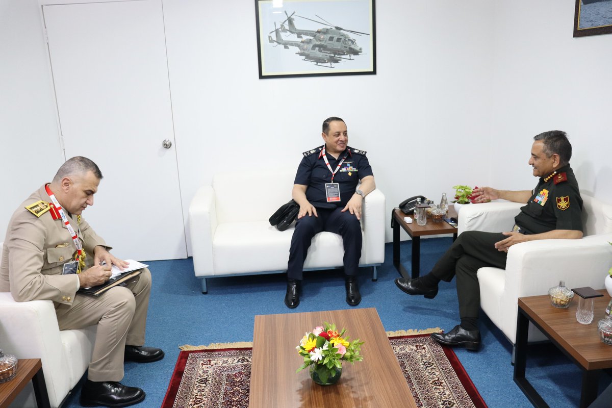 SpokespersonMoD's tweet image. Air Vice Marshal Mohamed Hamed Mohamed #Egypt called on #CDS General Anil Chauhan &amp;amp; discussed opportunities for greater bilateral defence collaboration #DefExpo2022 #PathToPride @indembcairo