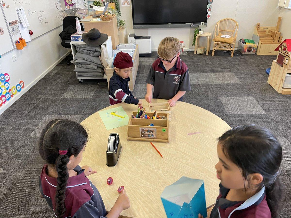 gglps's tweet photo. Foundation Investigations - lots of little entrepreneurs hard at work. https://t.co/8DzS6LQkmi